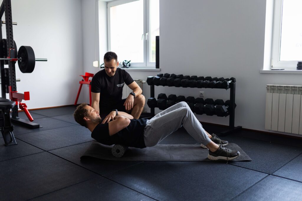 Adam Pinocy podczas treningu z podopiecznymi w Fitstudio Imielin