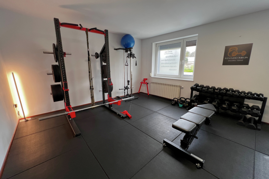 Klatka do przysiadów i sztanga w Fitstudio Imielin